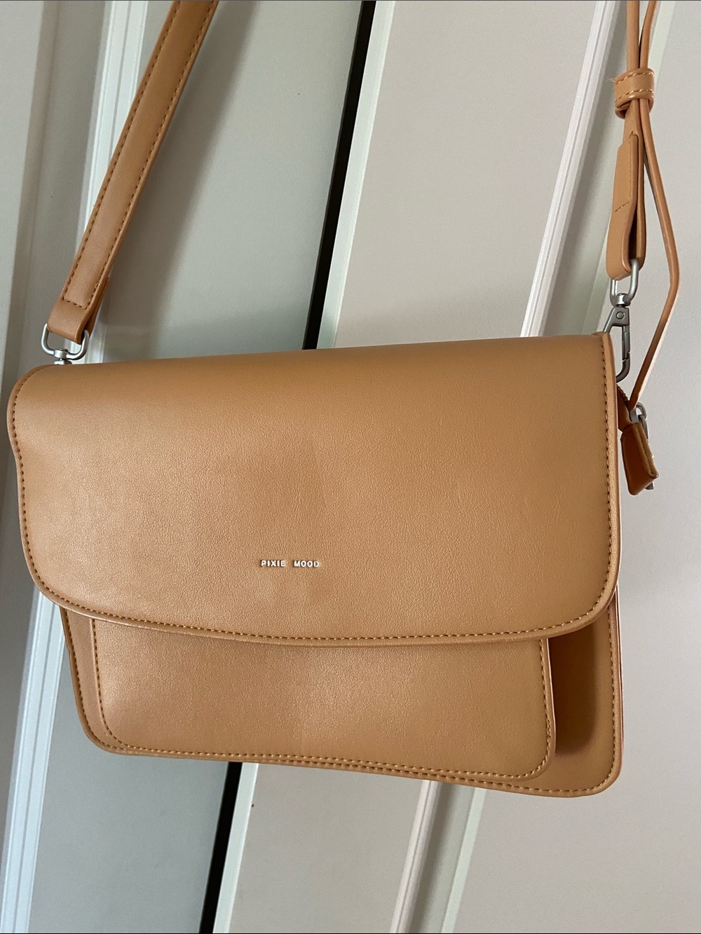 Pixie Mood Caramel Tan Crossbody Shoulder Bag Vegan leather EUC